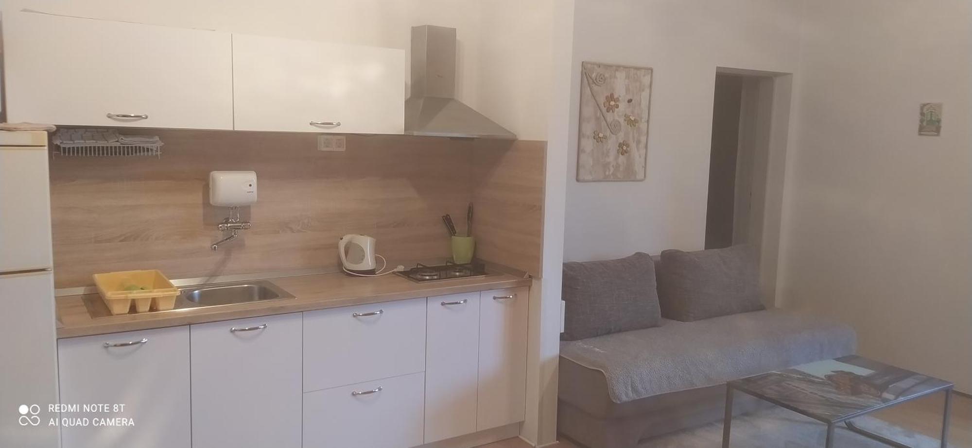 Ante Apartment *
